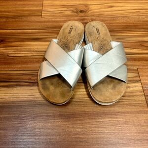 Izod Alyssa Sandals Womens US 6 Metallic Gold Crisscross Strap Slip On Slide